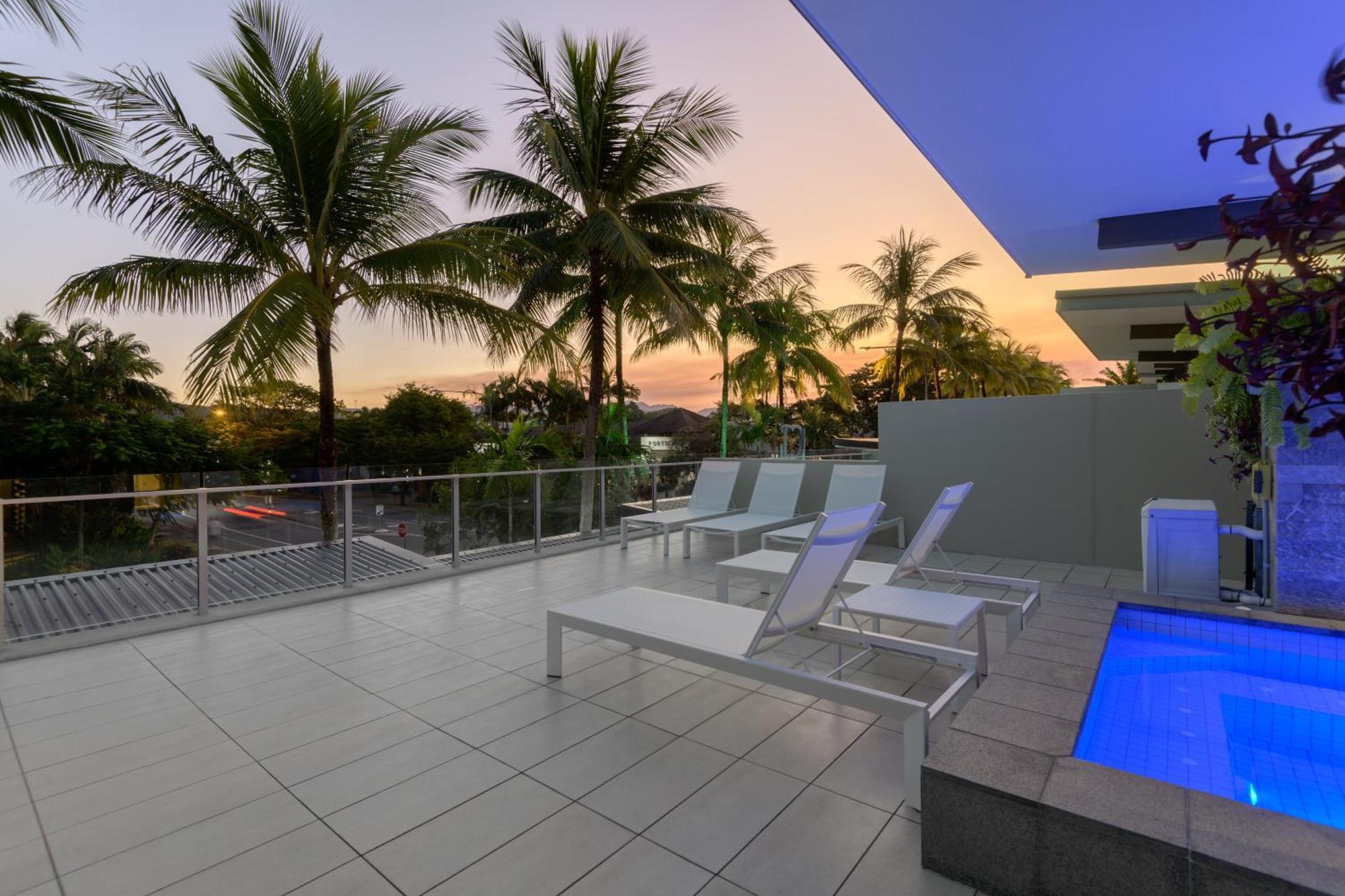 Aparthotel Coconut Grove Port Douglas Exterior foto