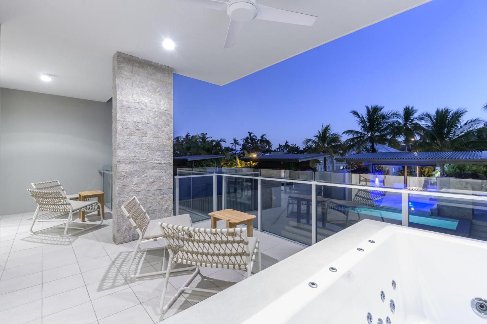 Aparthotel Coconut Grove Port Douglas Exterior foto