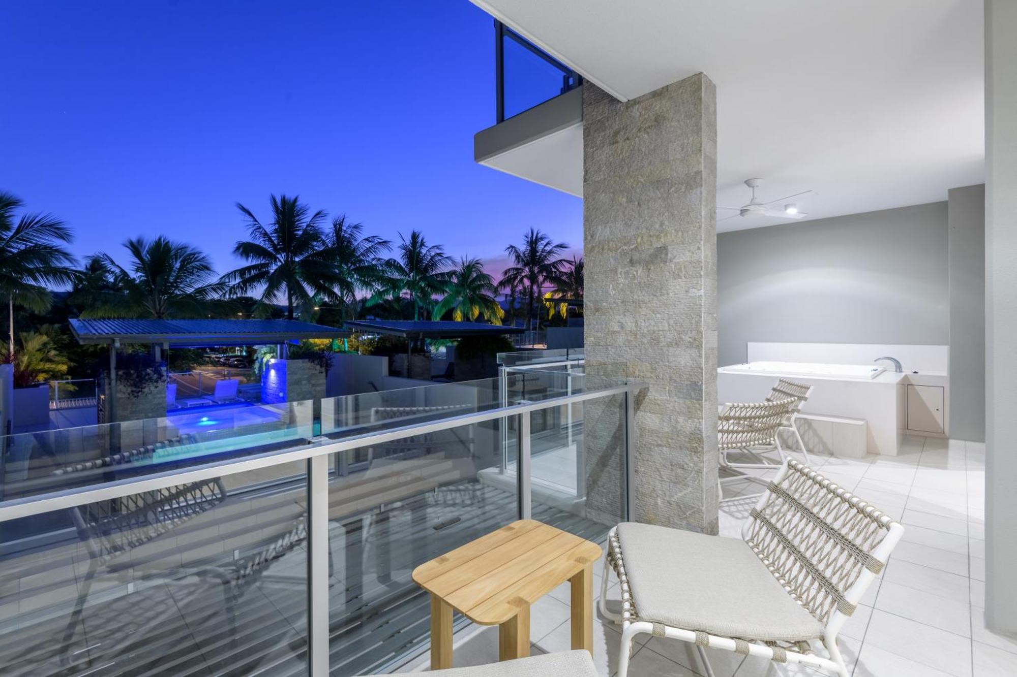 Aparthotel Coconut Grove Port Douglas Exterior foto